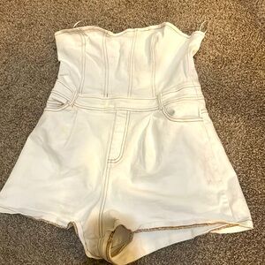 LE LIS SIZE LARGE WHITE JEAN ROMPER